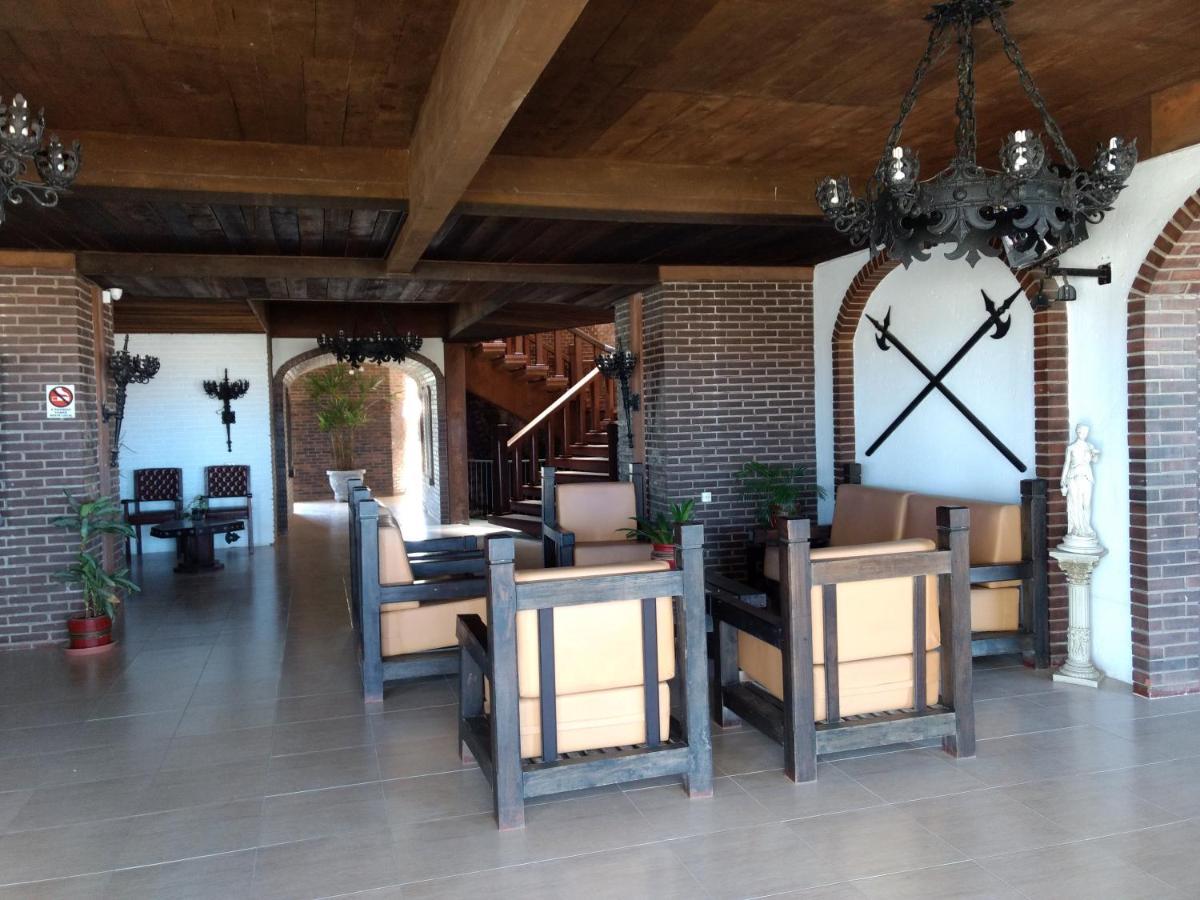 Hotel Sambura 2*